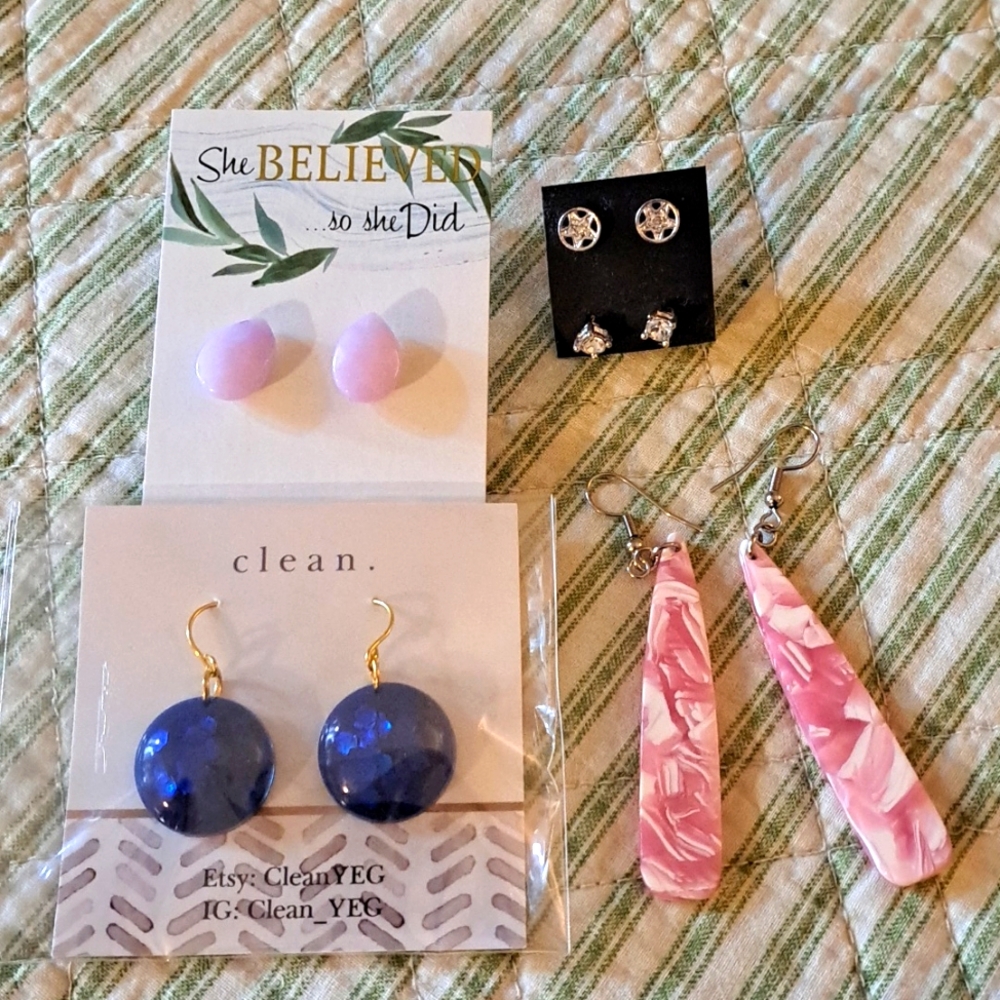 Set of 5 earrings, costume jewelry